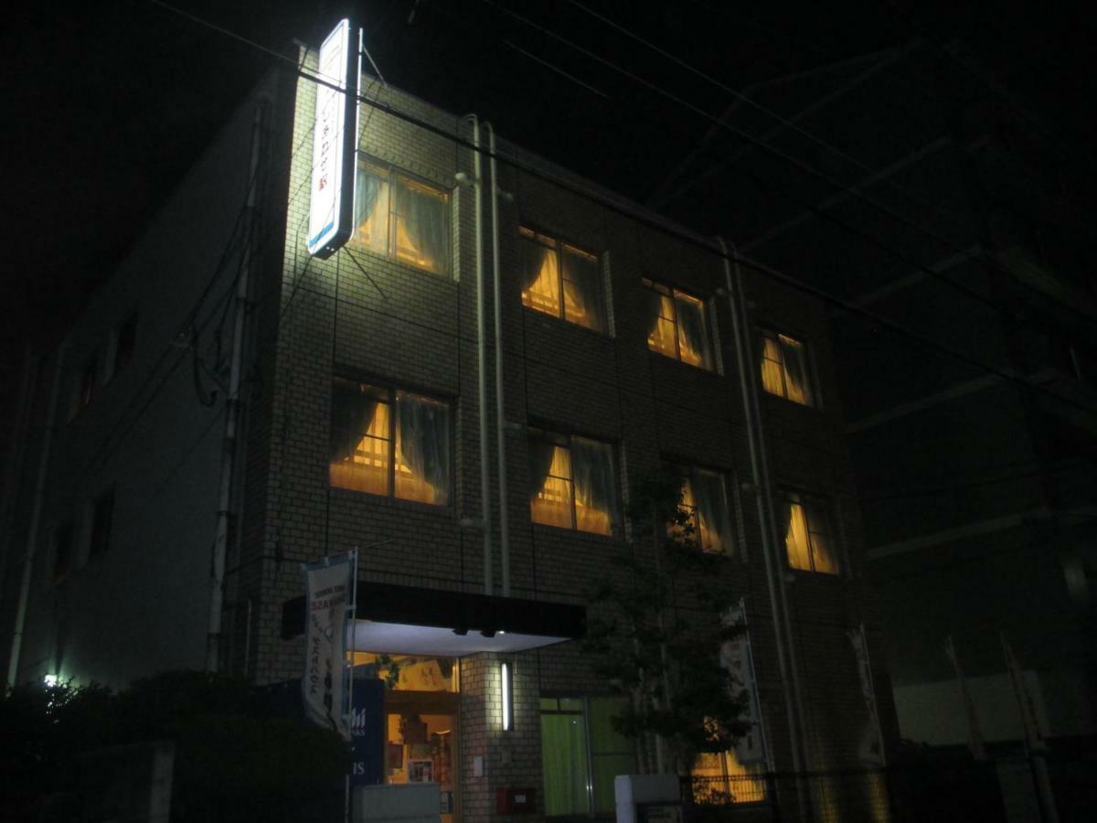 Guesthouse Shiawase Eki Fukuoka  Eksteriør bilde